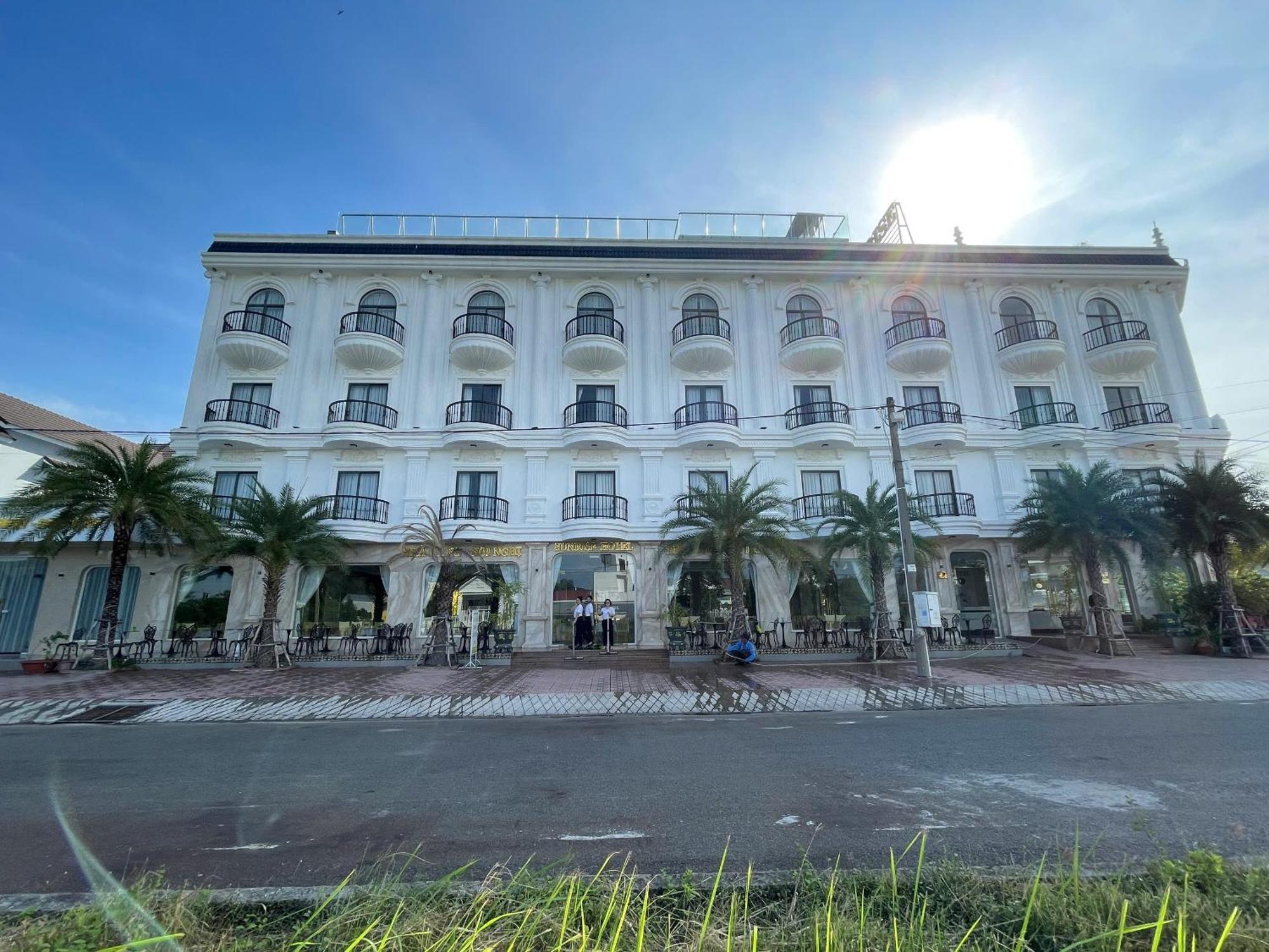 Sunrise Hotel Ha Tien Bagian luar foto